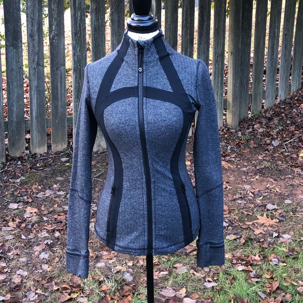 LULULEMON JACKET